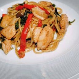 Salmon Kea-Moa สปาเก็ตตี้ขี้เมาแซลมอน