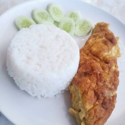 ข้าวไข่เจียวโดนใจ ครอฟเฟิลใจเรา