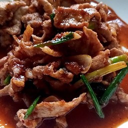 ผัดพริกเผาหมูชิ้น (กับข้าว)