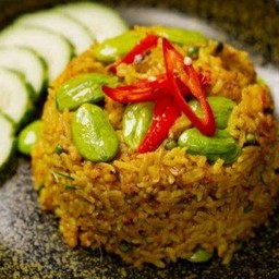 ข้าวผัดคั่วกลิ่งหมูสะตอ