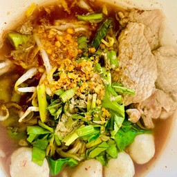ก๋วยเตี๋ยวหมูน้ำตก & ตามสั่ง แสงปัญญา