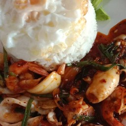 จิว กะเพรากับผัดไทยโบราณ