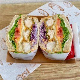 Chicken Tender Sandwich (แซนด์วิชไก่นุ่ม)