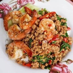 กะเพราหมูสับ+กุ้ง (กับข้าว)