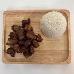 ซี่โครงหมูทอดกับข้าวสวย
