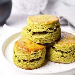 Matcha scone + whipping cream +strawberry jam