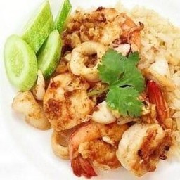 ข้าวทะเลรวมกระเทียม(กระเพราะถาด)
