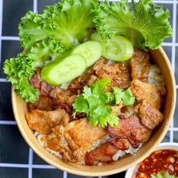 ข้าวหมูทอดน้ำจิ้มแจ่ว