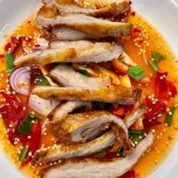 ยำคอหมูย่าง