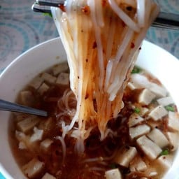 ก๋วยจั๊บอุบล น่องไก่