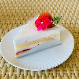 เค้กนมสดสตอเบอรี่