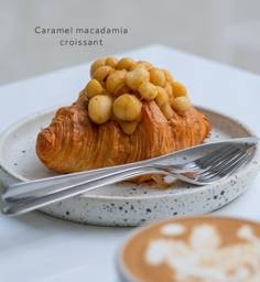 caramel macademia croissant
