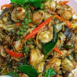 ผัดเผ็ดกบ ราดข้าว