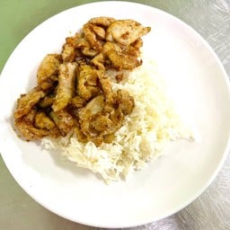 ข้าวราดหมูกระเทียมพริกไทย