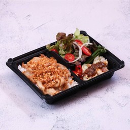ข้าวหมูกระเทียมพริกไทย+ มินิสลัด + มินิทานเล่น