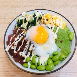 [อร่อยซ่ากับโค้ก] Tuna Poke Bowl +  โค้ก ออริจินัล (กระป๋อง) 
