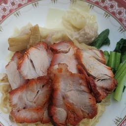 บะหมี่เกี๊ยวแห้งสันคอ