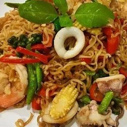 มาม่าผัดขี้เมา