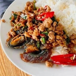 อาหารตามสั่ง เจ๊รัตน์ (ปทุมธานี สายใน) -