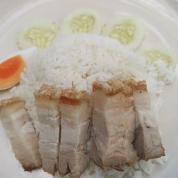 ข้าวหมูกรอบ