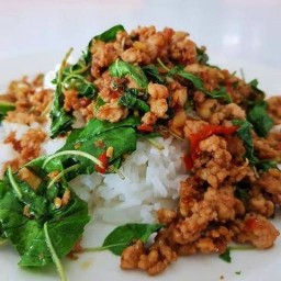 ข้าวกะเพราห่อ