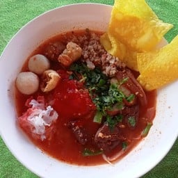 เกี๊ยวหมูเย็นตาโฟต้มยำน้ำ, ต้มยำแห้ง