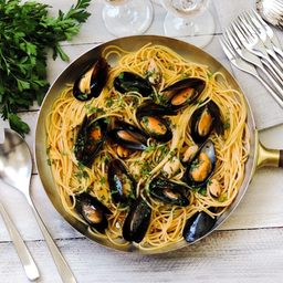 Spaghetti black mussle สปาเก็ตตี้หอยแมลงภู่