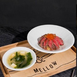 ข้าวผัดมันเนื้อพิคานย่า