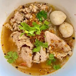 ตำยกซด ปากทางเข้าคลองใหญ่ตรงข้ามซอยโรงกลึงศรีบุญชู แฟมมิลี่มาร์ทเก่า