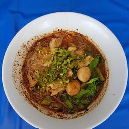 ก๋วยเตี๋ยวหมูน้ำตกธรรมดา