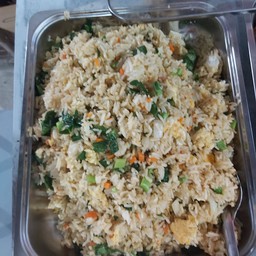 ข้าวผัดไข่.ใส่.หมู.ไก่