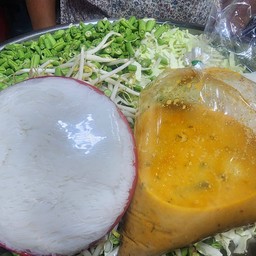 ขนมจีนป้าไม้ ทอดมันปลากราย&หอยแมงภู่