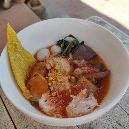 เย็นตาโฟรวมเครื่องปลาดอลลี่