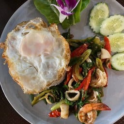 ข้าวกะเพราทะเล