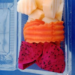 ผลไม้รวม(แล้วแต่ฤดูกาลค่ะ)มี3อย่าง