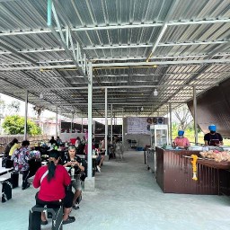 ก๋วยเตี๋ยวเรือหลินหลิน ข้างวัดโภคา