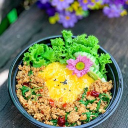 ข้าวกะเพราหมูสับ ไข่ข้น