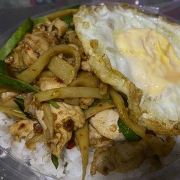 เต้าหู้ทอด “บ้านบึง” ข้างพญาไทศรีราชา