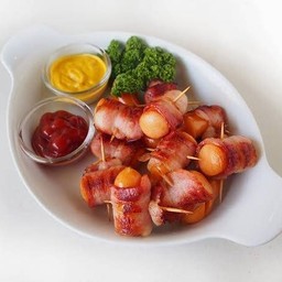 เบคอนพันไส้กรอก