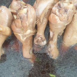 ข้าวน่องไก่ตุ๋น