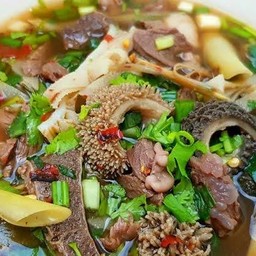 ต้มแซ่บเครื่องในเนื้อ