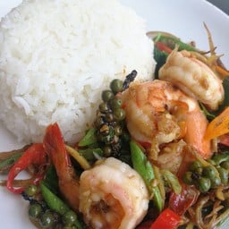 กุ้งผัดฉ่าราดข้าว
