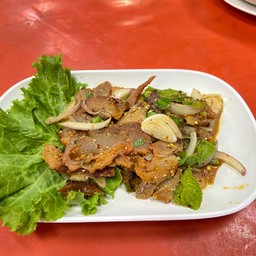 น้ำตกคอหมูย่าง