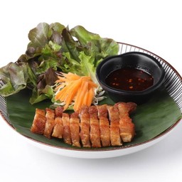 สามชั้นทอดน้ำปลา