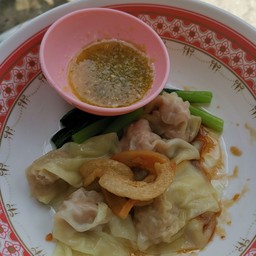 เกี๊ยวลวกจิ้มซีฟู้ดส์