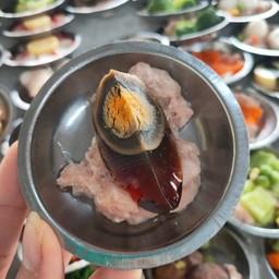 หมูไข่เยี่ยวม้า