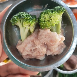 หมูบรอกโคลี