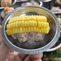 หมูข้าวโพด