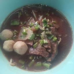 ก๋วยเตี๋ยวเนื้อน้ำตก ซอย2