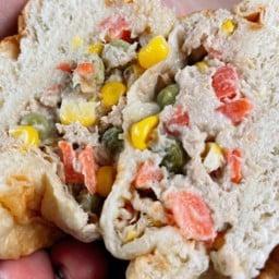 ปังเว้ย..เฮ้ย!!! ไส้ทูน่าสลัด